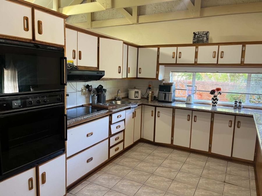 4 Bedroom Property for Sale in Die Rand Northern Cape